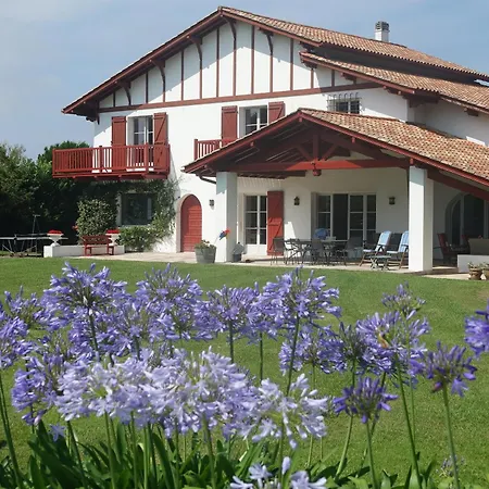 Grande Maison Piscine 6 * Saint-Pée-sur-Nivelle